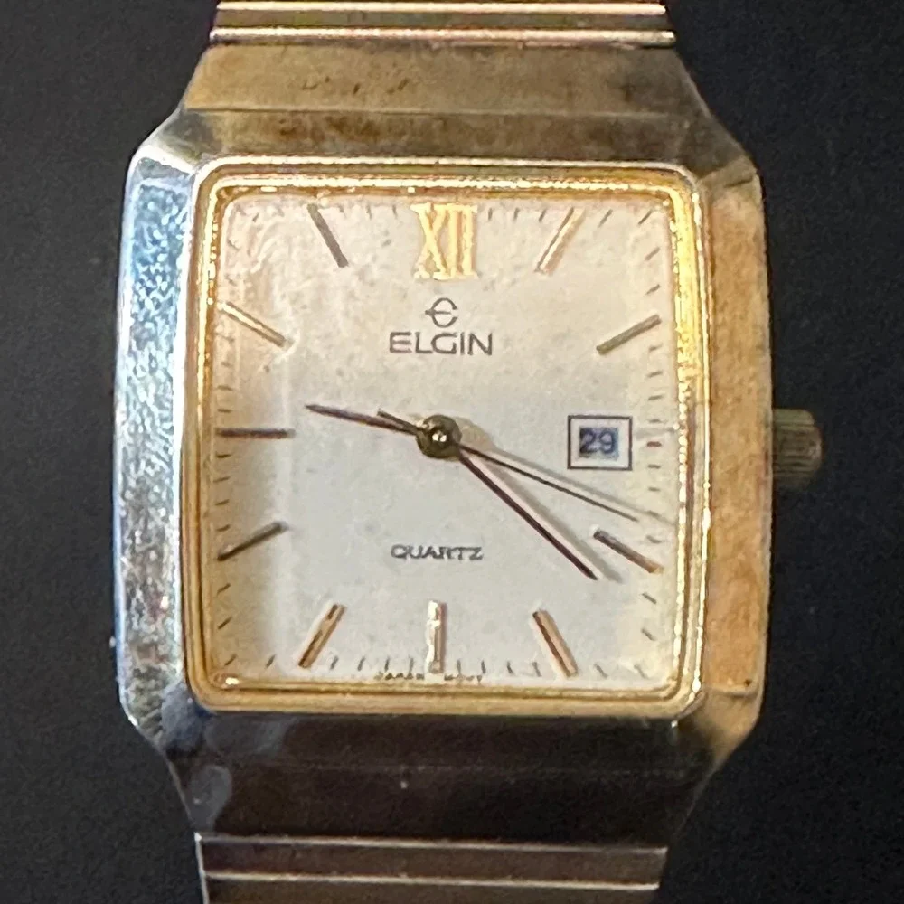 Vintage Elgin Quartz Square Gold Tone Watch with‎ Date Window and Mesh Band